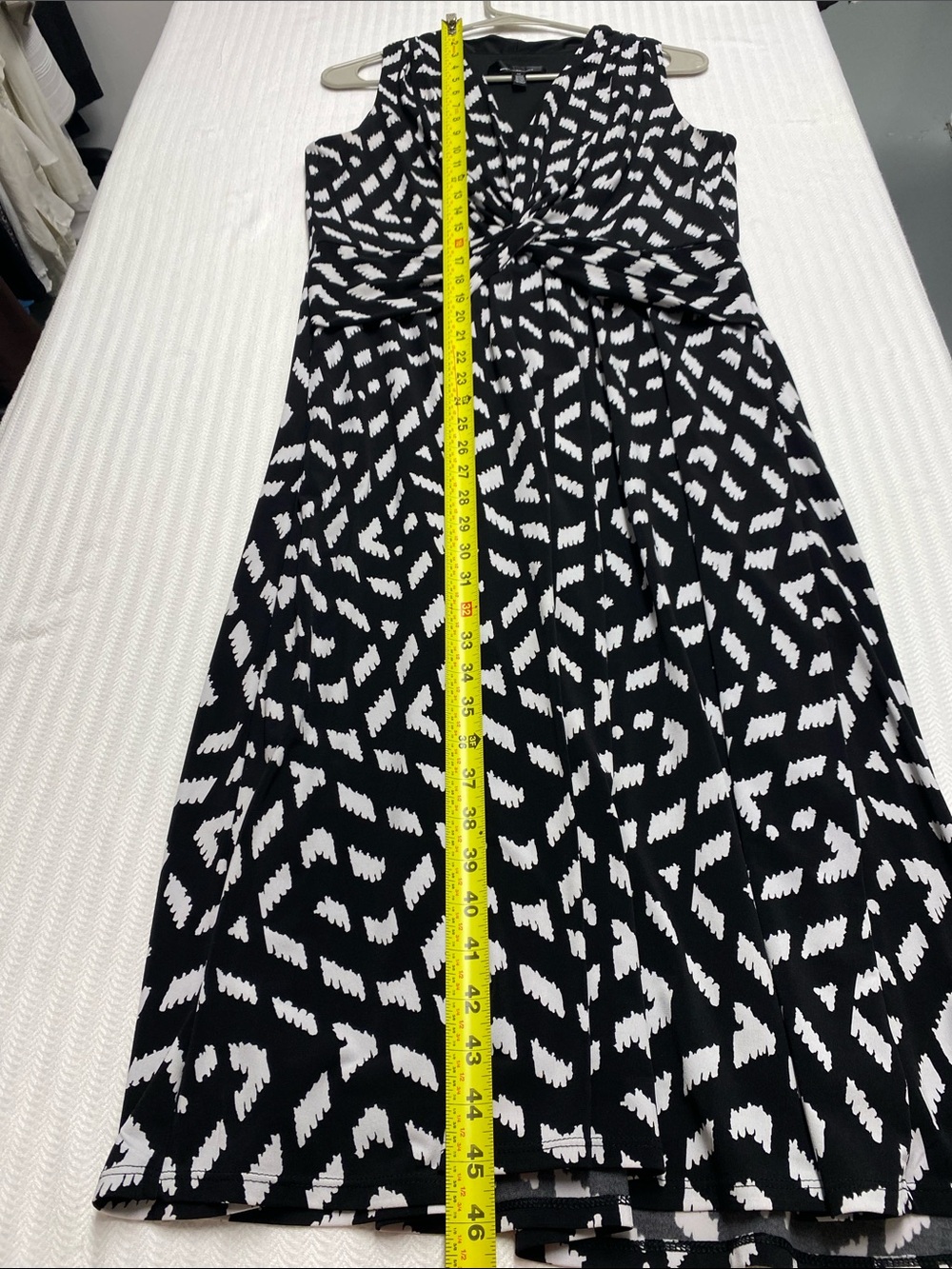 WHBM Midi Dress Twist Front Sleeveless Cocktail Wedding Modern Classic Size 10 - Picture 10 of 12